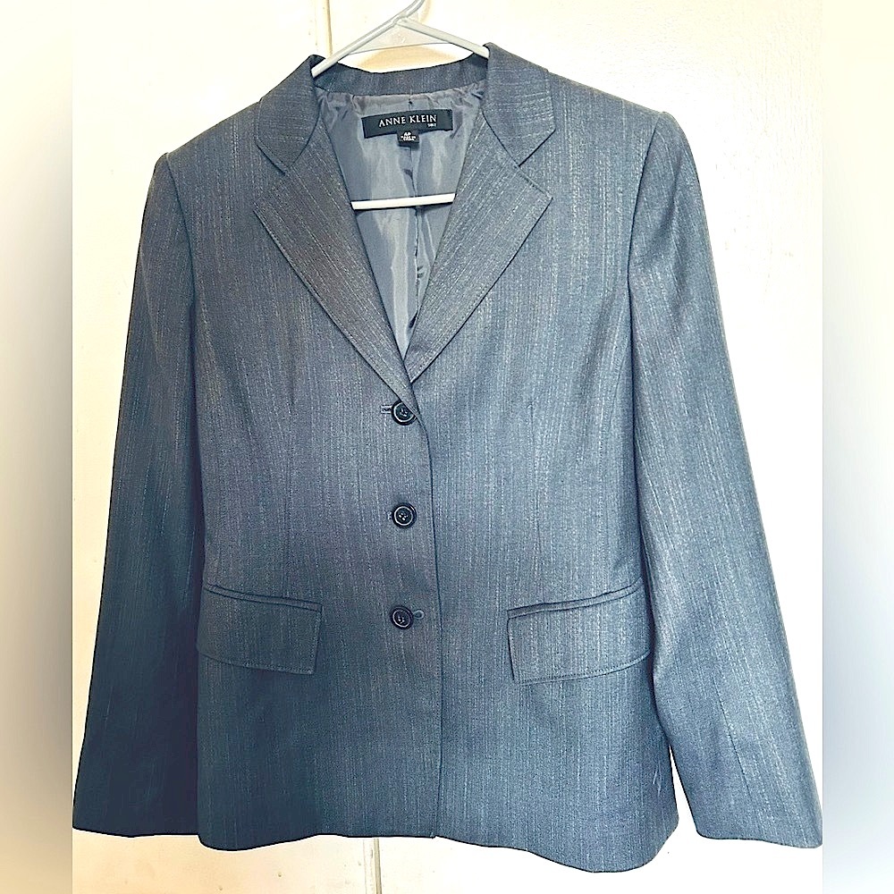 Like New! Elegant Anne Klein Suit Jacket in Stunning Slate Blue Grey (4P)
